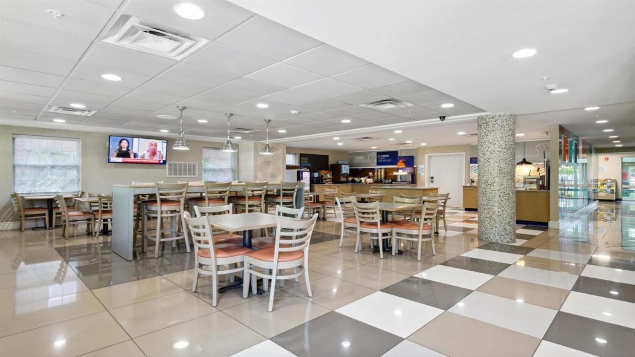 Holiday Inn Express Williamsburg North By Ihg Norge Kültér fotó